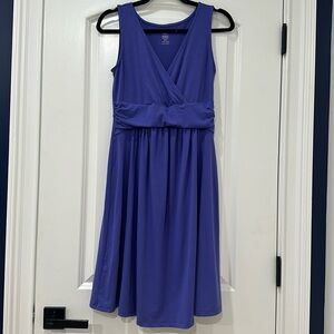 Old Navy maternity fitted dress